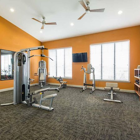 Spacious Furnished Resort Style Apartments Tomball Eksteriør billede
