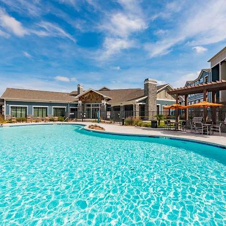 Spacious Furnished Resort Style Apartments Tomball Eksteriør billede