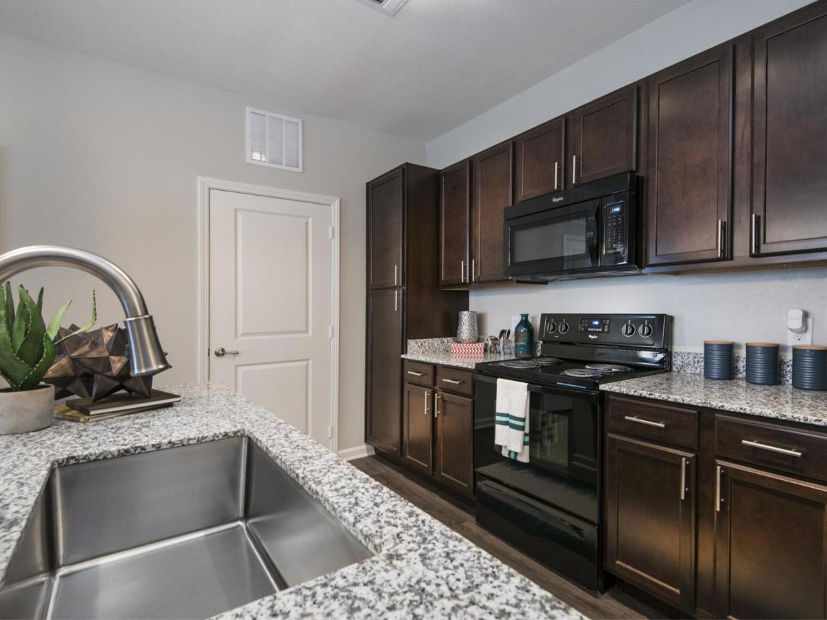 Spacious Furnished Resort Style Apartments Tomball Værelse billede
