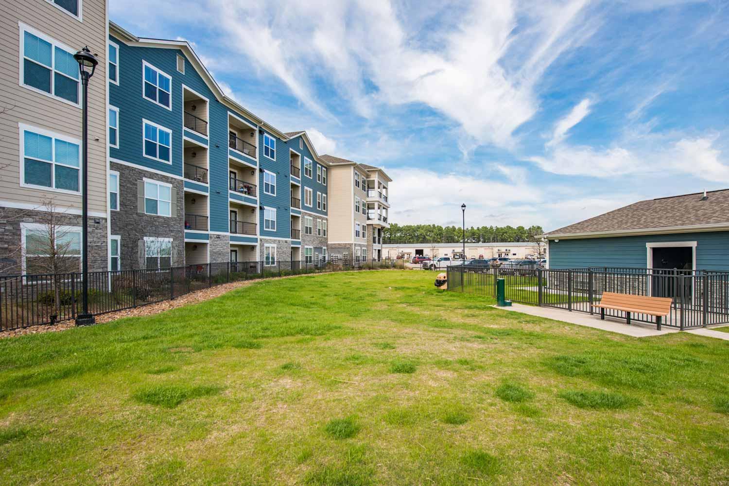 Spacious Furnished Resort Style Apartments Tomball Eksteriør billede